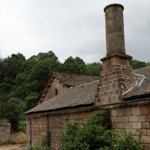 Prieuré de Comberoumal Aveyron, vue extérieure